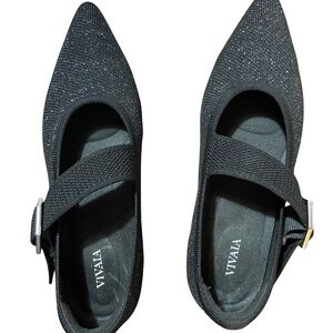 VIVAIA Pointed-toe Mary-Jane Flats in Metallic Black